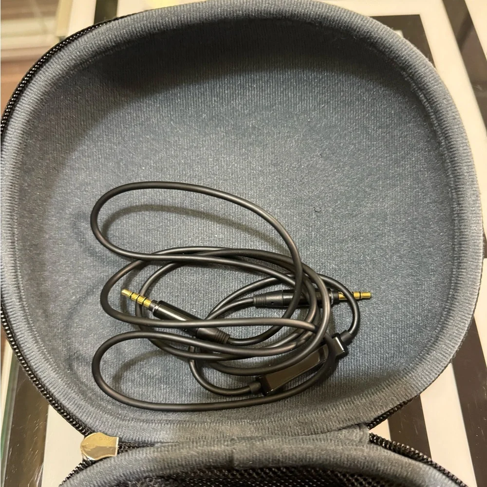 SAMSUNG LEVEL ON Head Phones over ear